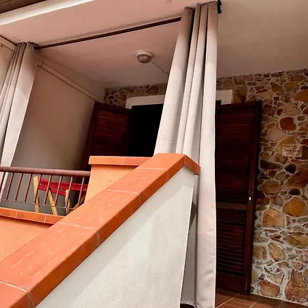Domu Lara By La Via Del Mare Viaggi E Vacanze וילסימיוס