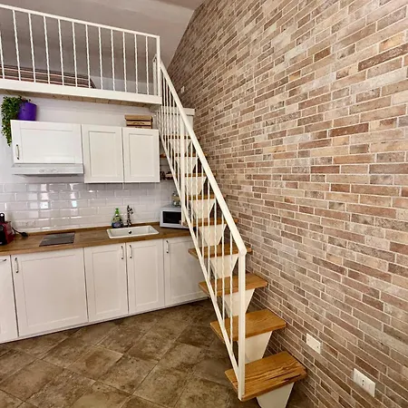 Domu Lara By La Via Del Mare Viaggi E Vacanze דירה *