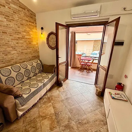Domu Lara By La Via Del Mare Viaggi E Vacanze דירה וילסימיוס